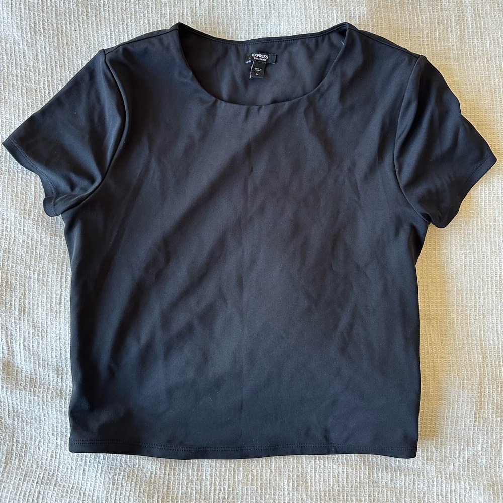 Chic professional cropped tee🖤